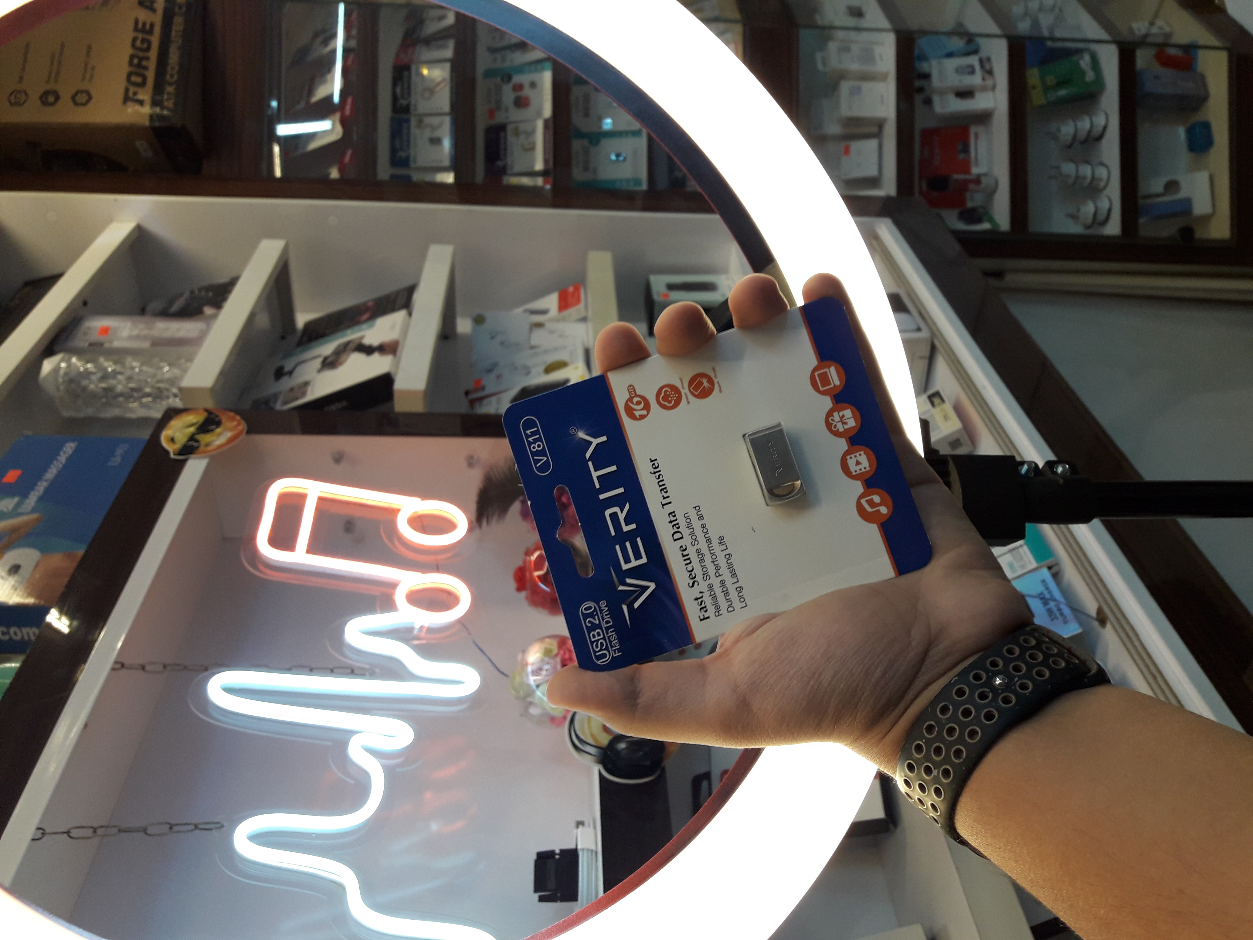 فلش مموری V-811 USB 2 VERITY ظرفیت 16 گیگابایت